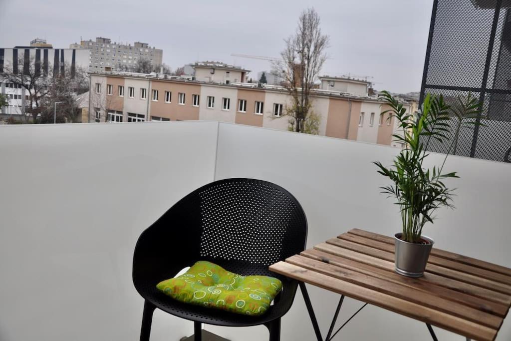 New Studio Apartment In Central Budapest - Free Parking Kültér fotó