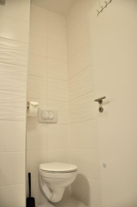 New Studio Apartment In Central Budapest - Free Parking Kültér fotó